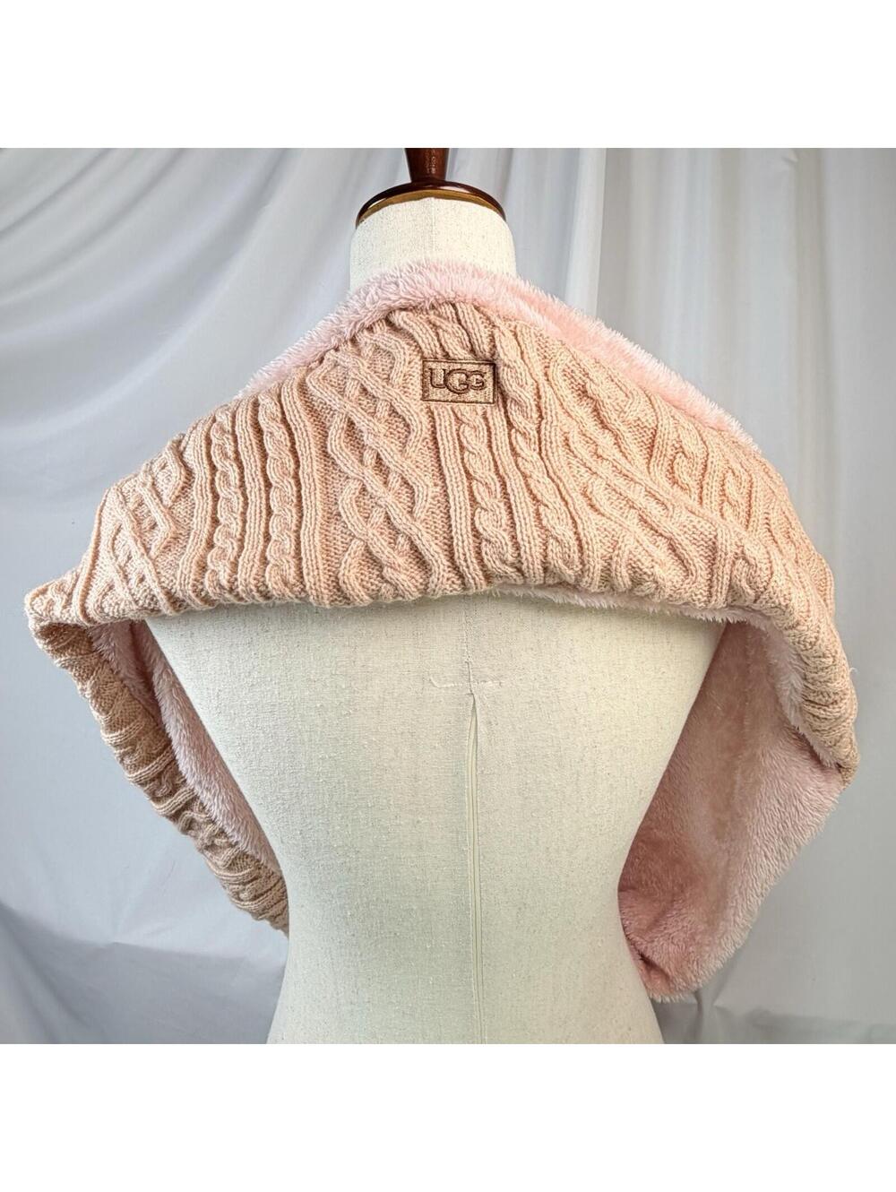 Soft Pink Ugg Knitted Fur Cable Knit Infinity  Scarf One Size Fits All